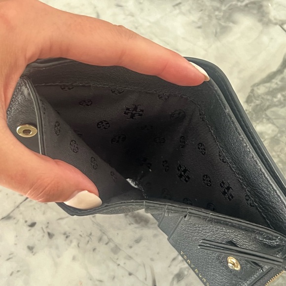 Like new Tory Burch black and gold leather wallet - Picture 4 of 4